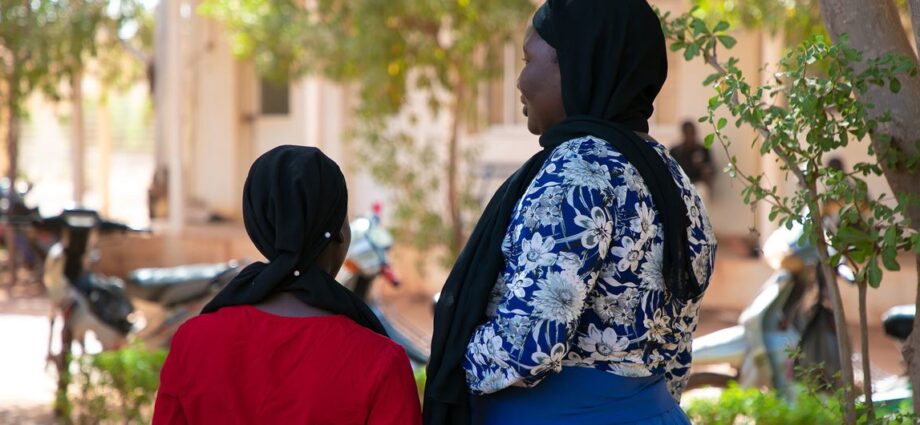 Faute d’argent, les programmes de lutte contre la violence envers les femmes sont au bord du gouffre